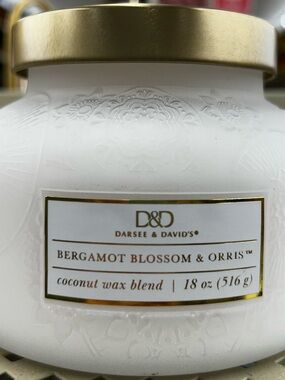 Bergamot Blossom & Orris Scented Candle - White with Gold Lid
